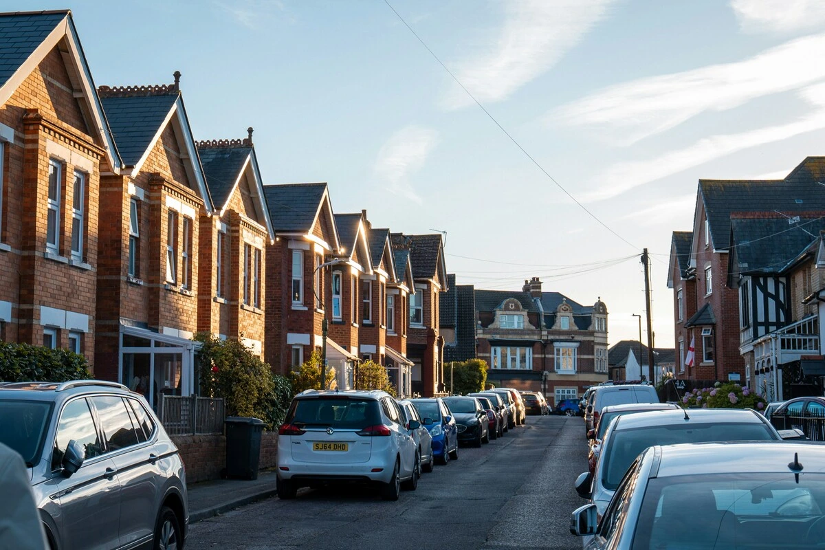 real estate solicitors uk