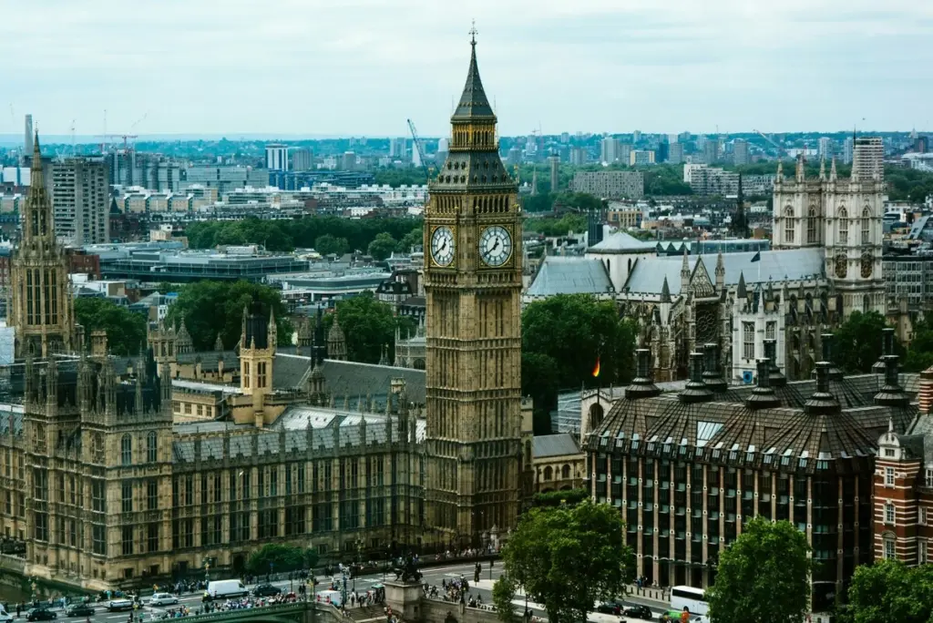 real estate solicitors united kingdom